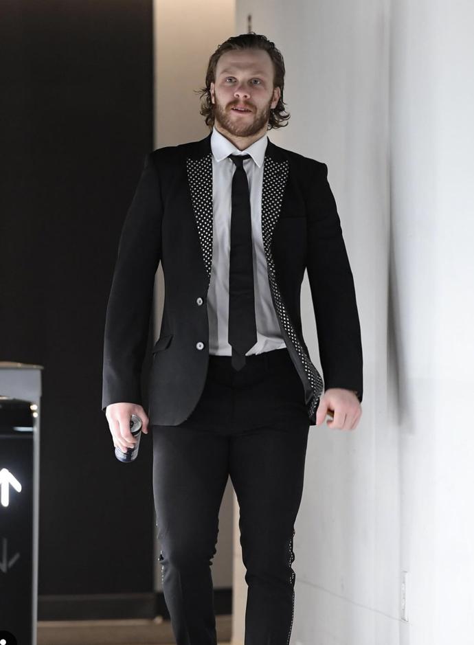 FOTO: David Pastrňák nikdy nenosí nudné obleky. – stránka 189