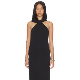 Šaty z úvodního obrázku jsou od značky NBD a  pořídíte je v internetovém obchodě revolve.com za 5 299 Kč.