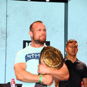 Filip Grznár se zranil, tudíž nenastoupí.