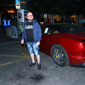 "Naštěstí mi to tady v Praze aspoň nikdo neukradl," vtipkoval na místě. 