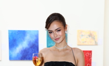 Sophia Maria Osako stále nemůže najít svou lásku.