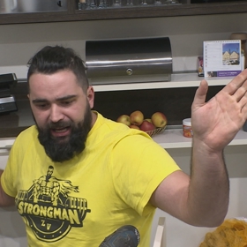 Tatínek Zdeněk má prý nevhodné vtipy.