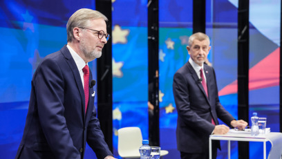 FOTO: Fiala s Babišem se do sebe pustili.