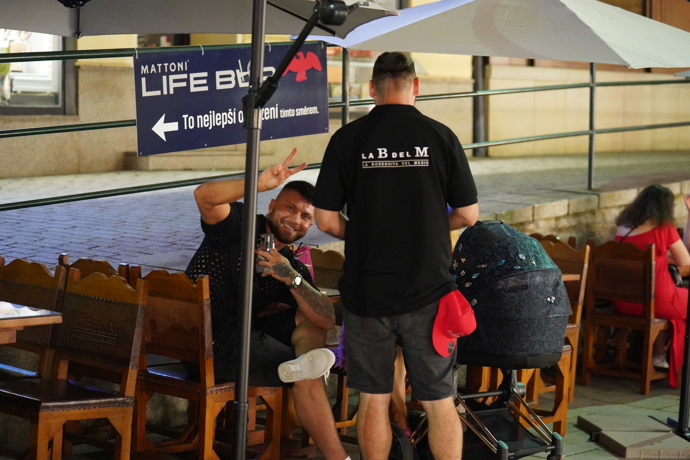 FOTO: Marek Valášek je velký sympaťák. – stránka 64