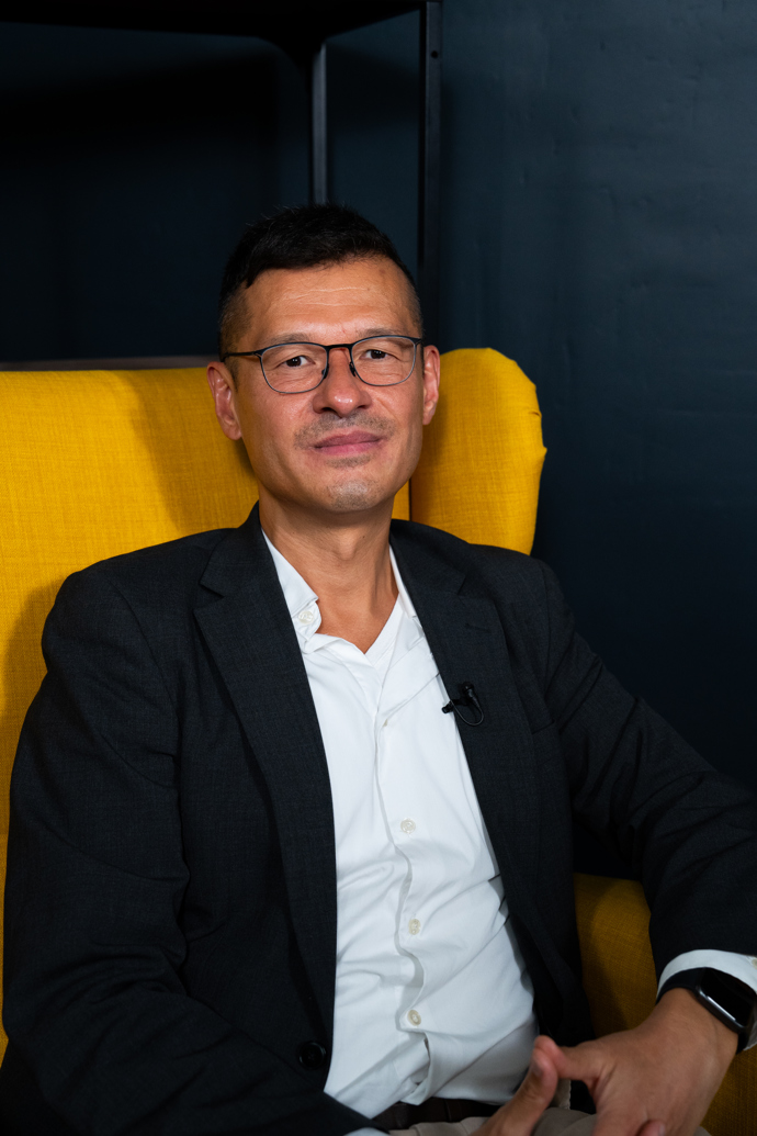 FOTO: Extra host Osamu Okamura 03 – stránka 4