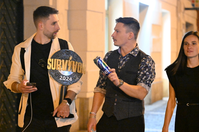 FOTO: Mikýř vyhrál letošní řadu Survivoru. – stránka 197