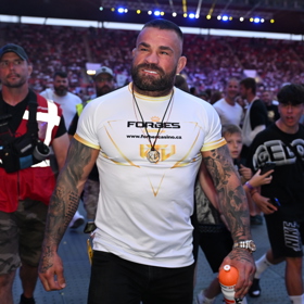 Dosud do nebes vynášený a obhajovaný Karlos Vémola je pod dosud nevídanou palbou kritiky.