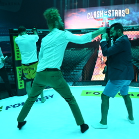 Účastníci Survivoru dorazili na Clash. 