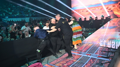 FOTO: Aleš Bejr se zjevil na Clash of the Stars v paruce a brýlích.