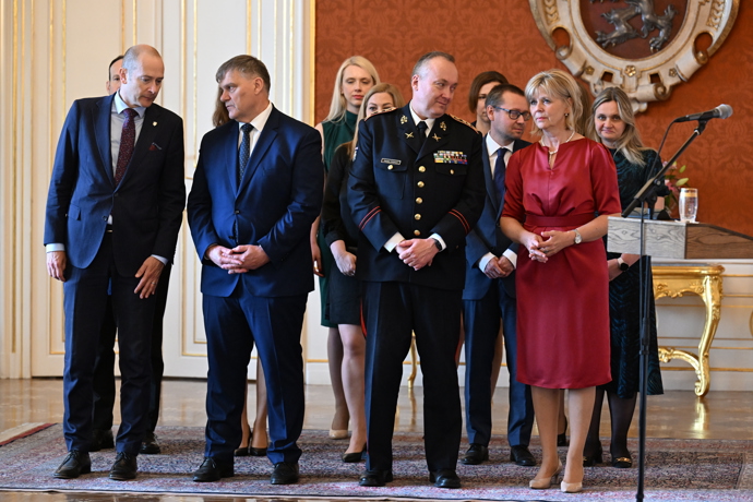 FOTO: Eva Pavlová vynesla tentokrát rudé šaty. – stránka 779