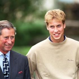 Dokonale husté blond vlasy měl William ještě v roce 2000 při své první tiskové konferenci v životě.