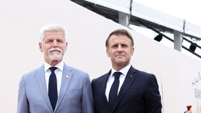 FOTO: Elegáni prezident Petr Pavel s Emmanuelem Macronem.