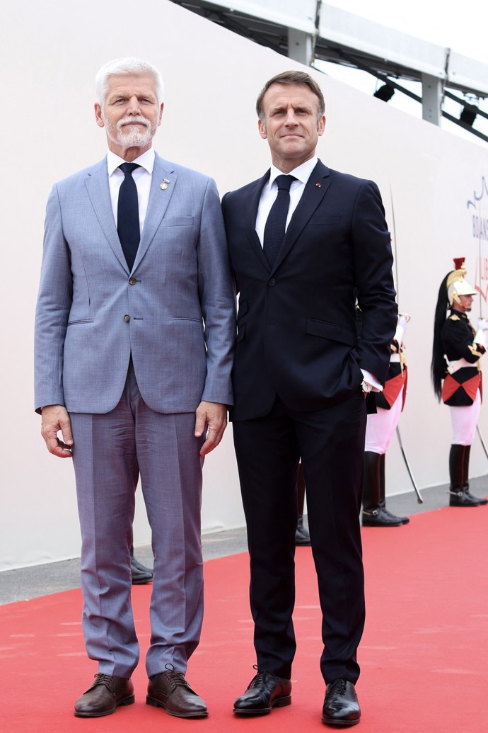 FOTO: Elegáni prezident Petr Pavel s Emmanuelem Macronem. – stránka 1277