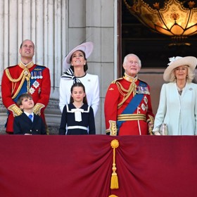 Princ William a princezna Kate se svatby zúčastnili. 