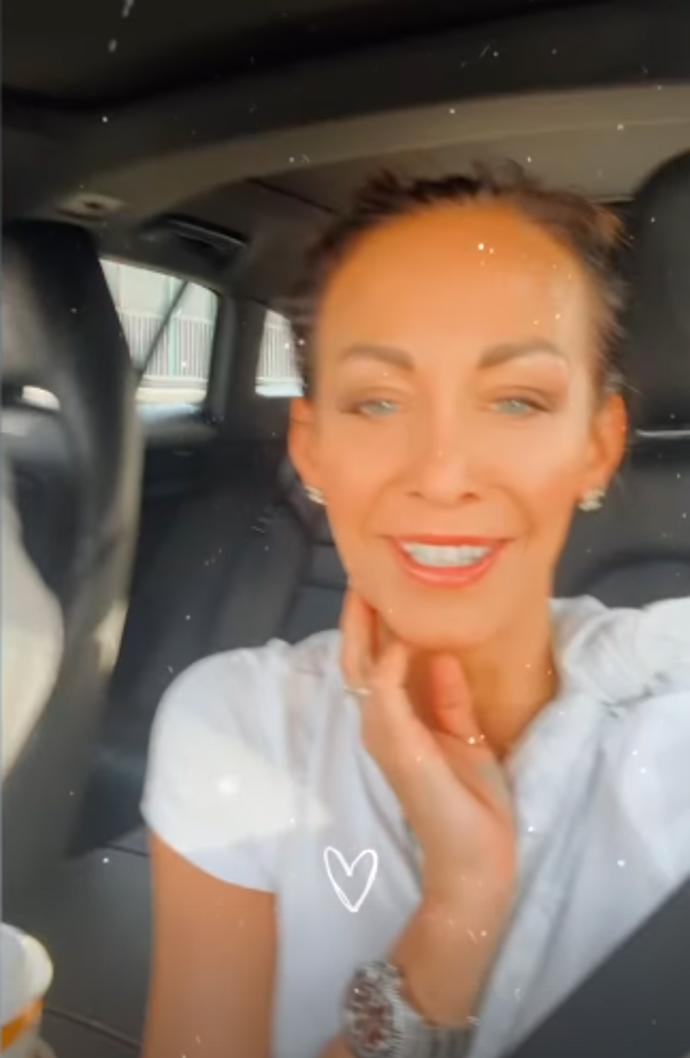 FOTO: Cesta Agáty Hanychové a Miroslava Dopity na Moravu. "Doufám, že cestou nepotkáme zase nějaký hokejisty, ať nemám průšvih," směje se Agáta. – stránka 995