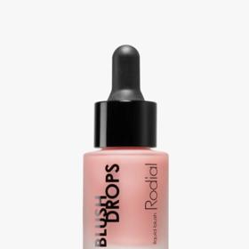 Tekutá tvářenka a lesk na rty, která dodá hydrataci i lesk, Blush Drops, Rodial, 1 090 Kč.