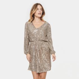 Šaty redaktorka pořídila jednoduše. Objednala si je na Zalando.cz