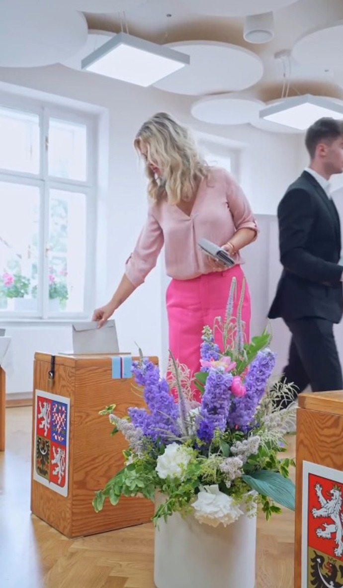 FOTO: Monika Babišová doprovodila Andreje. – stránka 87