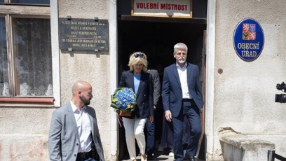 FOTO: Prezidentský pár už má odvoleno.