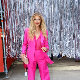 Působí nejen mladistvě, ale i uvolněně.