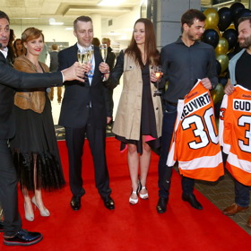 Radko Gudas se sestrou Karolinou a jejím manželem Michalem Neuvirthem.