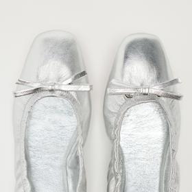 Metalické baleríny, Zara, 999 Kč