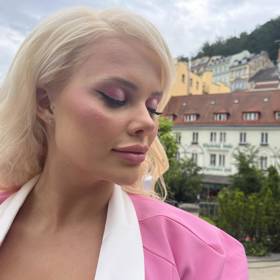 Gabriella Jiráčková se pro tentokrát svěřila do rukou odbornice. 