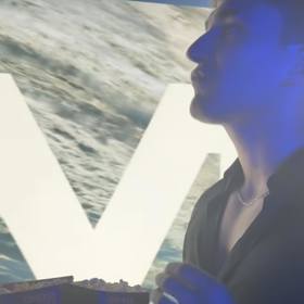 Přítel Kafuu přišel podpořit svou přítelkyni na premiéru filmu Deadpool & Wolverine. 