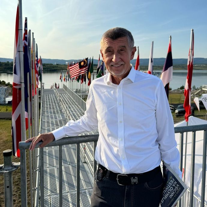 FOTO: Andrej Babiš zkusil i vzpírání. – stránka 214