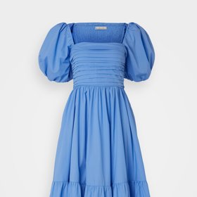 Šaty střihu milkmaid. Abercrombie&Fitch, 1 700 Kč