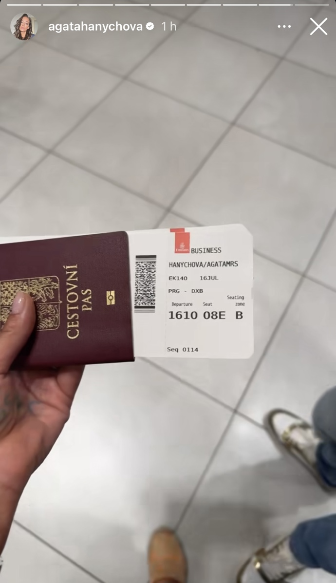 FOTO: Agáta letí směr Dubaj a následně Bali byznys třídou. – stránka 930
