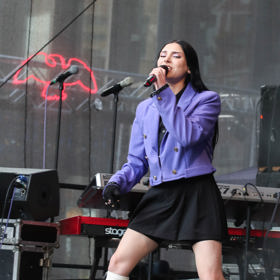 Zpěvačka Pam Rabbit si svoji image vypěstovala sama, bez přispění týmu stylistů.