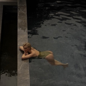 Snoubenka Václava Černého Denisa ukázala v Chorvatsku výstavní pozadí.