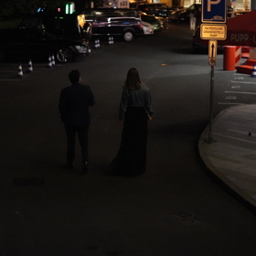 Anna Polívková s partnerem při odchodu z Bokovky bloudili nočními Vary.