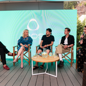 Stand-up komička Simona First v talkshow Libora Boučka. 