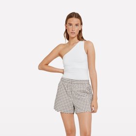 Mohou mít i podobu pohodlných vzdušných kraťásků s běžnými vzory. (Envii, 890 Kč)