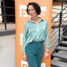 Herečka Kristýna Frejová zkombinovala trendy střihy.