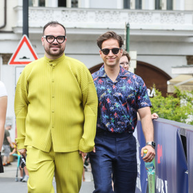 Outfity pro sebe a pro Milana Peroutku dává Dominik dohromady sám - a setkává se s úspěchem.