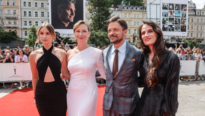 FOTO: Slavnostní premiéra filmu Vlny ve Varech.