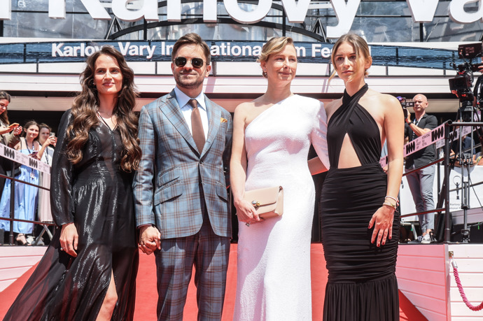 FOTO: Jiří Mádl se svou partnerkou Kateřinou. – stránka 159