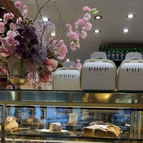 Nabídka ručně vyráběných dortů, které mají dlouholetou tradici.