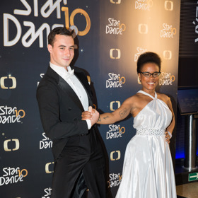 Tonya Graves v minulosti také tancovala v taneční soutěži StarDance.  