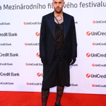 Návrhář Lukáš Macháček říká, že letos si Český slavík zaslouží módní rehabilitaci - a být trochu světoví. 