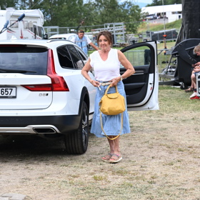 Zpěvačka Marie Rottrová přijela na letní festival Benátská noc ve stylovém outfitu.