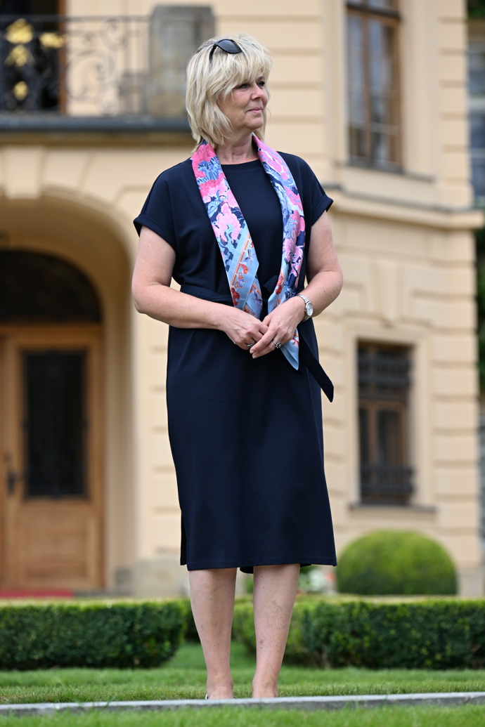 FOTO: Petr Pavel přijel s Evou Pavlovou na zámek v Lánech. – stránka 1554