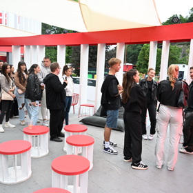 Na Mikýře se stála dlouhá fronta. 