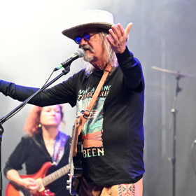 Nyní ovšem svá tvrdá slova zmírnil a připomněl jejich dlouholetou společnou minulost.