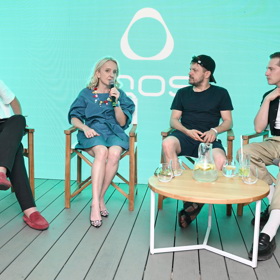 Moderátor Libor Bouček například říká, že si zamiloval konkrétní typ bot - oxfordky. 