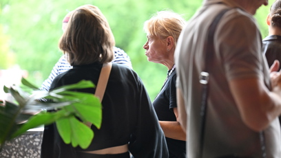 FOTO: Herečka Pavla Tomicová ve Varech.