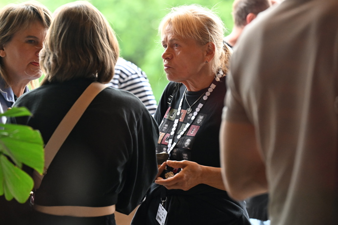 FOTO: Herečka Pavla Tomicová ve Varech. – stránka 77